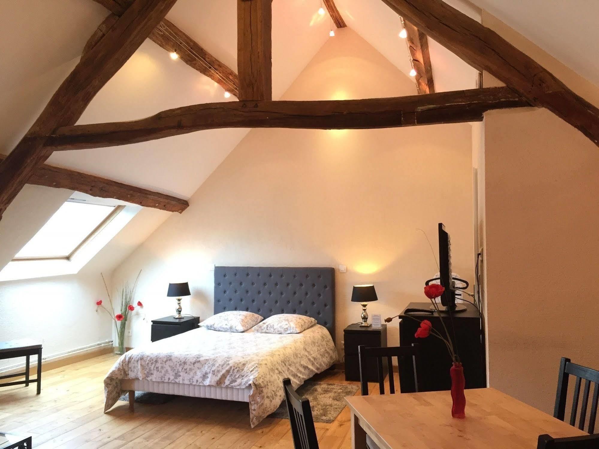 La Ferme Des Moulineaux Hotel Bailly  ภายนอก รูปภาพ